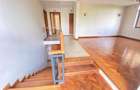 4 Bed Apartment with En Suite at Riverside Drive - 14