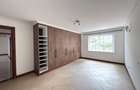 5 Bed House with En Suite at Rosslyn - 16