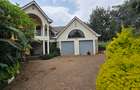 5 Bed House with En Suite at Spring Valley - 2