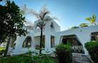 Furnished 5 Bed Apartment with En Suite at Greenwood Drive - 2