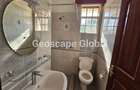 4 Bed House with En Suite in Rosslyn - 8