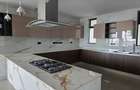 3 Bed Apartment with En Suite in Riverside - 8