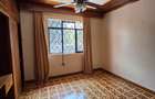 5 Bed House with En Suite in Runda - 14