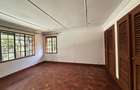 5 Bed House with En Suite in Runda - 14