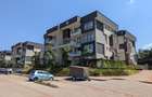 4 Bed Apartment with En Suite in Rosslyn - 1