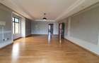 5 Bed Townhouse with En Suite in Lavington - 14