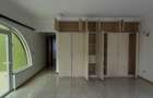 4 Bed Townhouse with En Suite at Riverside Drive - 19