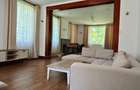 5 Bed House with En Suite in Rosslyn - 5