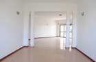 3 Bed Apartment with En Suite in Riverside - 10