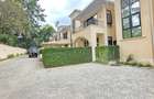 5 Bed Townhouse with En Suite at Lavington Green - 12