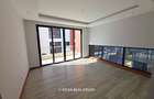 4 Bed Townhouse with Swimming Pool in Membley - 12