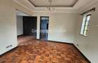 4 Bed House with En Suite in Rosslyn - 10