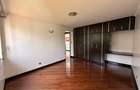 5 Bed House with En Suite in Runda - 12