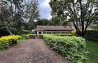 3 Bed House with Garden at Galleria - 3