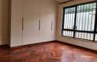 5 Bed Townhouse with En Suite in Kyuna - 13