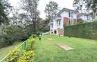 5 Bed House with En Suite at Rosslyn - 1
