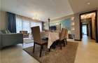 3 Bed Apartment with Swimming Pool in Riverside - 9