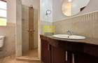 5 Bed House in Rosslyn - 14