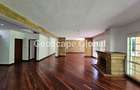5 Bed House with En Suite in Rosslyn - 5