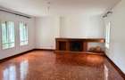 4 Bed Villa with En Suite in Hill View - 4