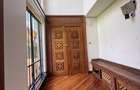 5 Bed House with En Suite in Runda - 1