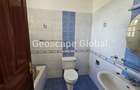 4 Bed House with En Suite in Rosslyn - 4