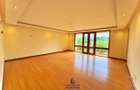 4 Bed Apartment with En Suite at Riverside Drive - 18