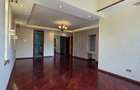 5 Bed Townhouse with En Suite in Lavington - 4