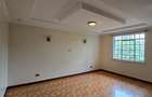 5 Bed House with En Suite in Runda - 10