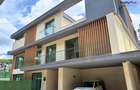 5 Bed Villa with En Suite in Lavington - 1