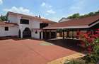 5 Bed House with En Suite at Off Un Avenue - 7