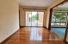 5 Bed Townhouse with En Suite in Lavington - 12