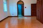 5 Bed Villa with En Suite in Rosslyn - 13