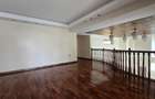 5 Bed House with En Suite in Lavington - 14