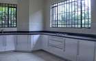 5 Bed Townhouse with En Suite at Off Convent Drive - 3