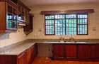 5 Bed House with En Suite at Nyari Central - 5