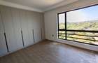 3 Bed Apartment with En Suite in Riverside - 14