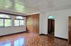 5 Bed Townhouse with En Suite in Nyari - 5