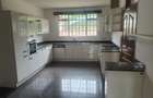 4 Bed Townhouse with En Suite at Redhill - 16