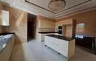 5 Bed Townhouse with En Suite in Lavington - 3
