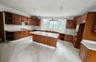 4 Bed House with En Suite in Nyari - 12