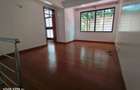 5 Bed Townhouse with En Suite at Lavington - 18