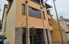 5 Bed House with En Suite in Lavington - 1