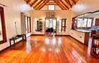6 Bed House with En Suite at Ridgeway - 10