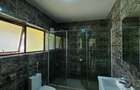 5 Bed Townhouse with En Suite at Lavington Green - 18