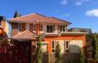 4 Bed House with En Suite at Coca-Cola - 3