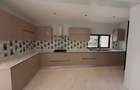 5 Bed Villa with En Suite at Tree Lane - 11