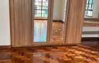 4 Bed Townhouse with En Suite in Westlands Area - 11