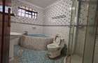 5 Bed House with En Suite in Runda - 3