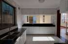 5 Bed Townhouse with En Suite at Lavington - 10